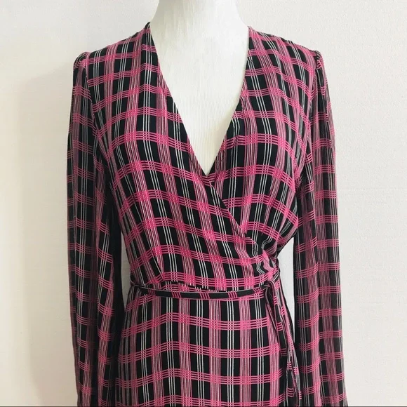 🆕 NEW WITH TAG GANNI Checked mini wrap dress size FR 38 is equivalent to… - Picture 6 of 15